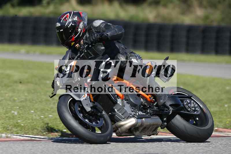/43 08.08.2025 Discover the Bike ADR/Race 3 rot/72